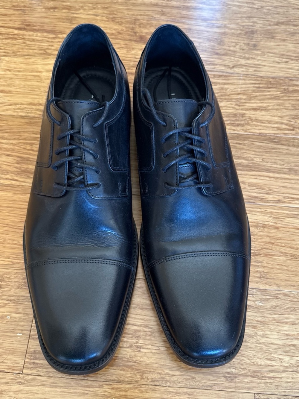 Johnston and Murphy lace up Men's Black Leather Cap-Toe Dress Shoes